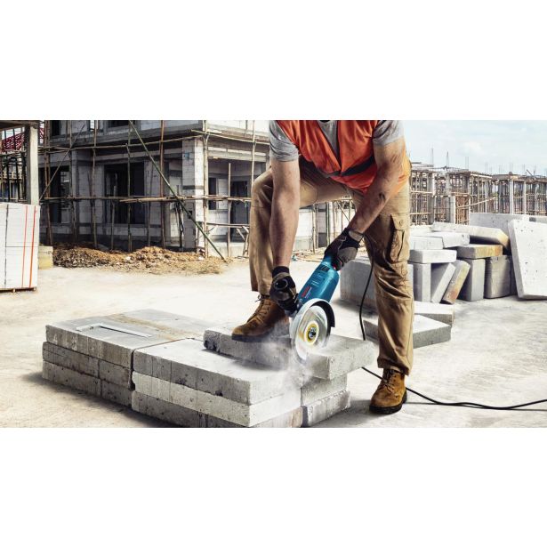 KOTNI BRUSILNIK GWS 2200-180 H