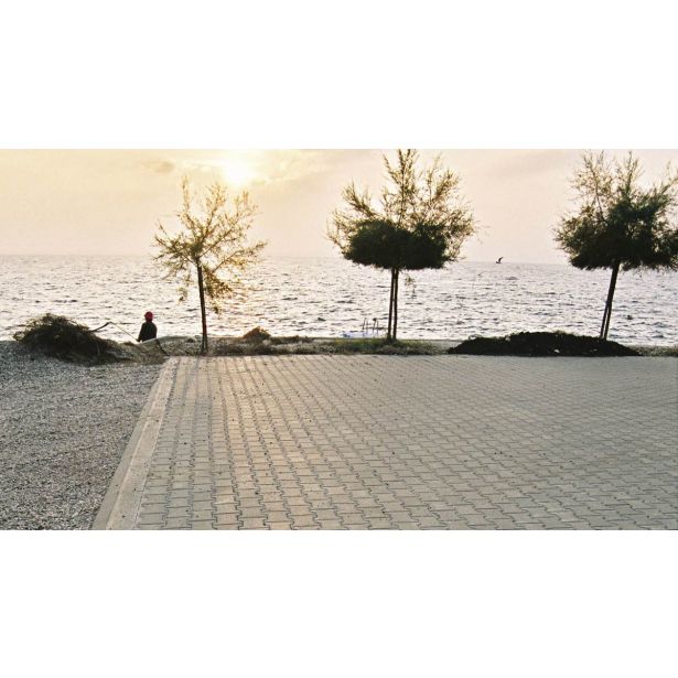 BETONSKI TLAKOVEC SEMMELROCK H TLAKOVEC BREZ POSNE ROB 20/16.5/8 CM. RDEČA