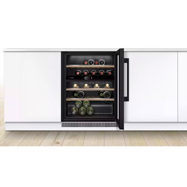HLADILNA VINSKA VITRINA BOSCH KUW21AHG0