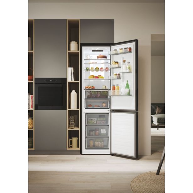 HLADILNIK IN ZAMRZOVALNIK CANDY CNCQ4T620EB