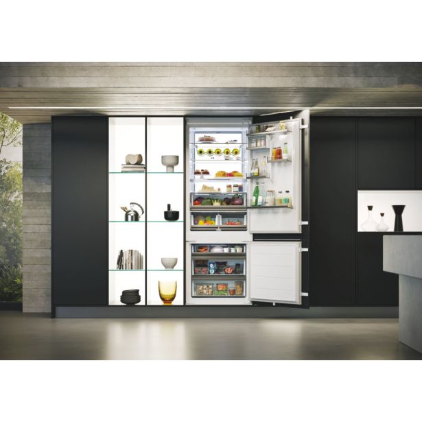 HLADILNIK IN ZAMRZOVALNIK HAIER HBW7719C