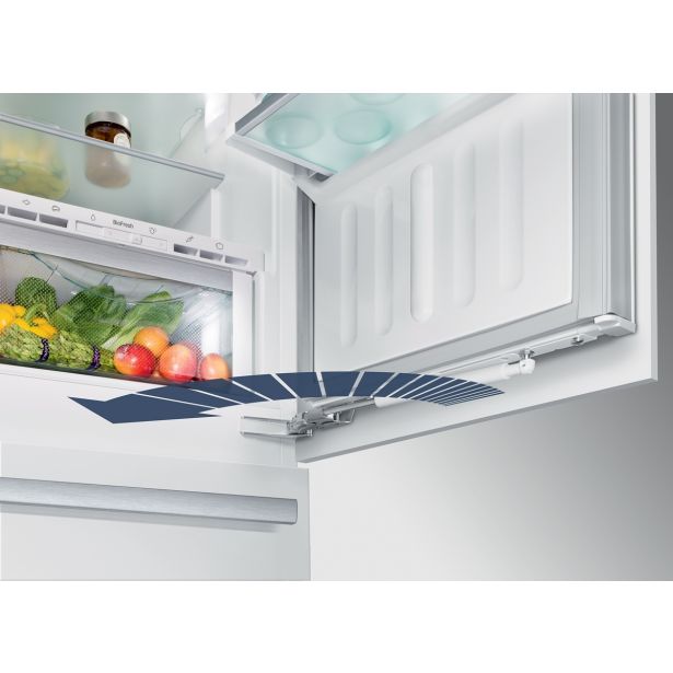 HLADILNIK IN ZAMRZOVALNIK LIEBHERR ECBN 6256