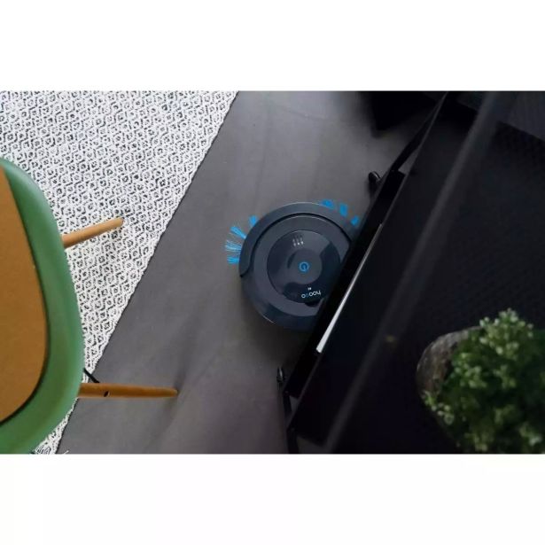 ROBOTSKI SESALNIK HOOGO R2 RO201