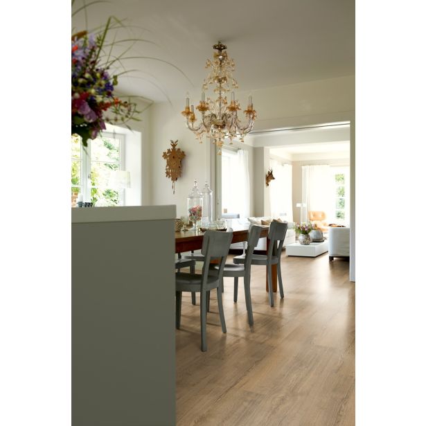 VODOODPOREN POD EGGER HOME DESIGN HRAST ELVA RJAVI EHD028 GREEN TEC 7.5 MM