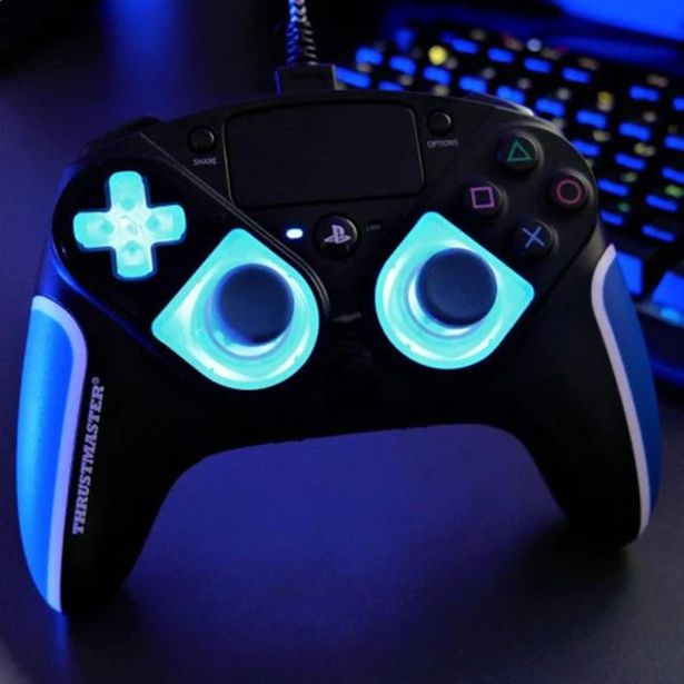 IGRALNI PLOŠČEK THRUSTMASTER GUMBI ZA ESWAP LED BLUE CRYSTAL PACK EMEA