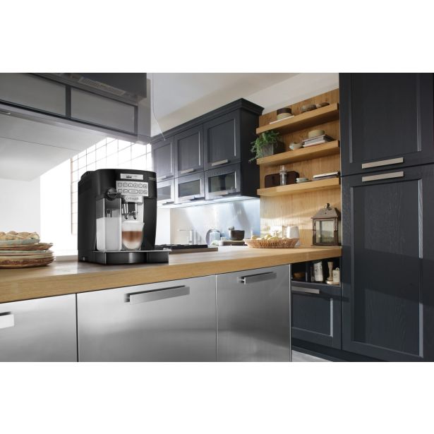 KAVNI ESPRESSO AVTOMAT DELONGHI ECAM 22.360 B