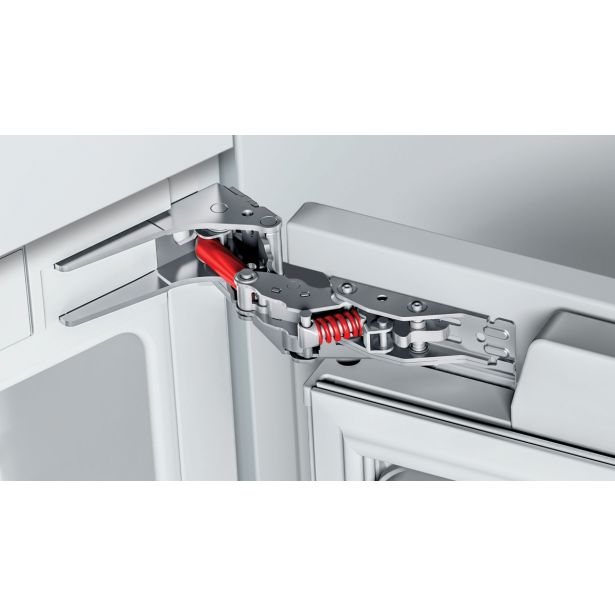 HLADILNIK IN ZAMRZOVALNIK BOSCH KIS86ADD0