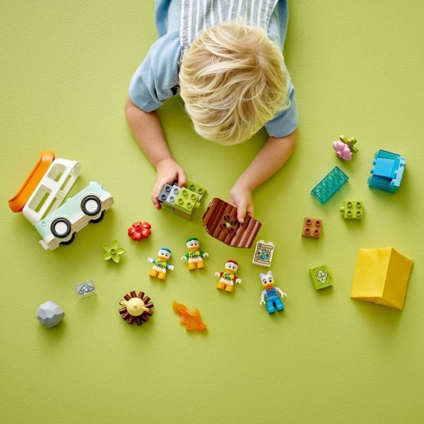 KOCKE LEGO DUPLO 10997 PUSTOLOVŠČINA NA KAMPIRANJU