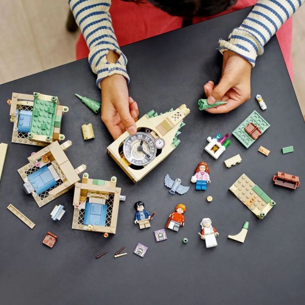 KOCKE LEGO HARRY POTTER BOLNIŠNIČNO KRILO 76398