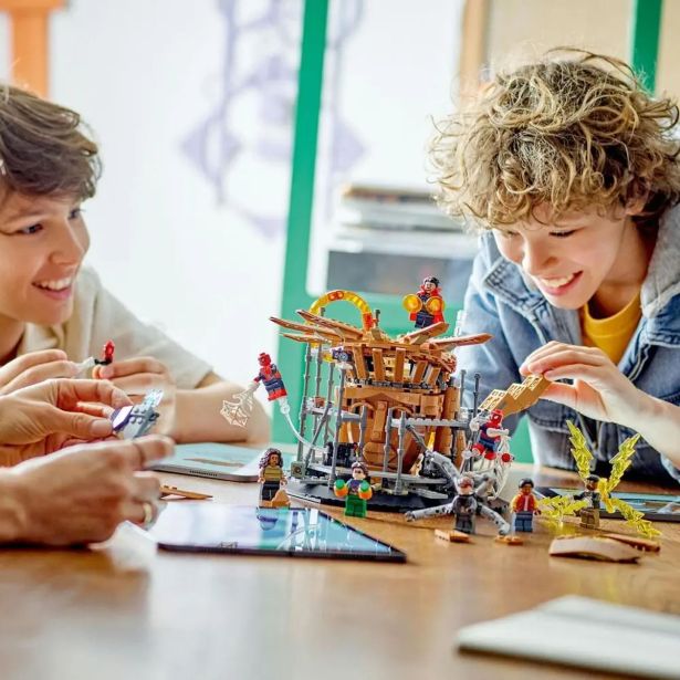 KOCKE LEGO SPIDER-MANOVA ZADNJA BITKA