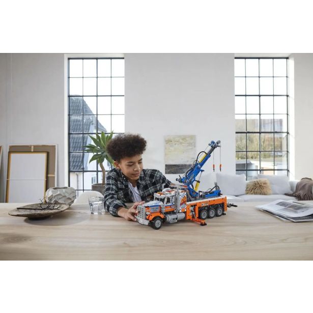 KOCKE LEGO TECHNIC MOČNO VLEČNO VOZILO 42128