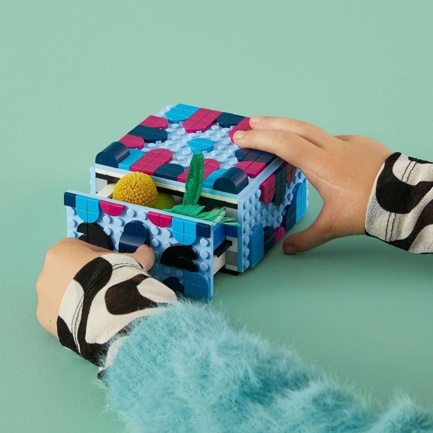 KOCKE LEGO USTVARJALEN ŽIVALSKI PREDALNIK