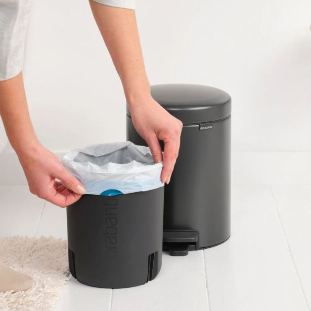 KOŠ ZA SMETI BRABANTIA NEWICON 5 L SIV