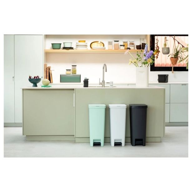 KOŠ ZA SMETI BRABANTIA STEPUP 40 L TEMNO SIV