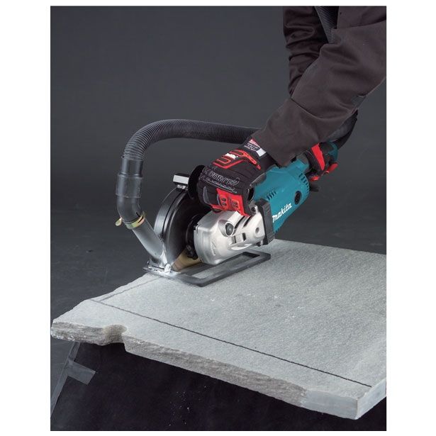 KOTNI BRUSILNIK MAKITA GA9020RF