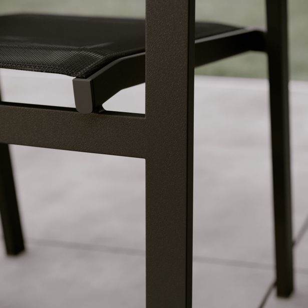 KOVINSKI STOL NATERIAL JEDILNI CLARA TEMNO SIV ALU