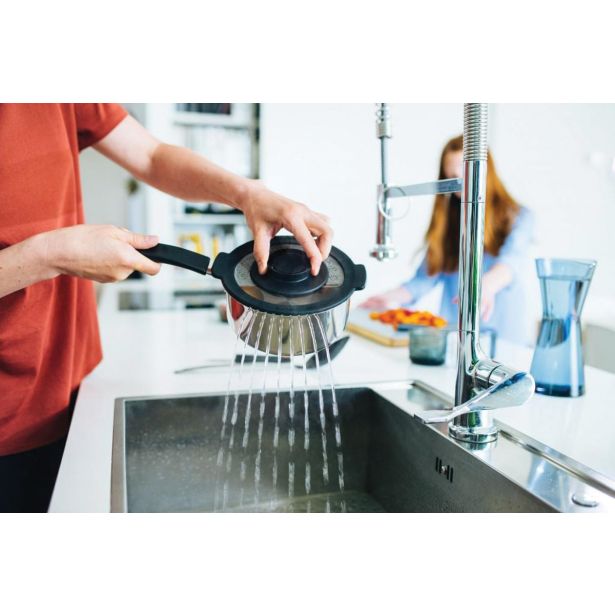 FISKARS FUNCTIONAL FORM KOZICA S POKROVKO 1,5 L