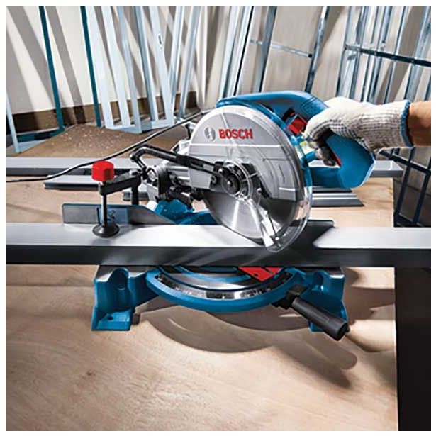 ČELILNA IN ZAJERALNA ŽAGA BOSCH GCM 10 MX