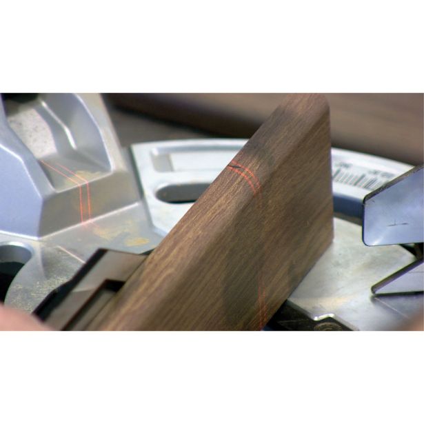 ZAJERALNA ŽAGA S POTEZNO FUNKCIJO METABO KGSV 72 XACT SYM