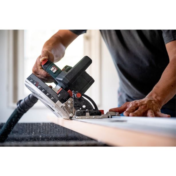 AKU. POTOPNA KROŽNA ŽAGA METABO KT 18 LTX 66 BL 2X18V 8AH