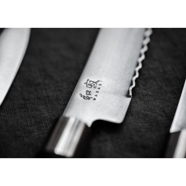 KUHINJSKI NOŽ KAI EUROPE WASABI BLACK ZA KRUH 23 CM 6723B