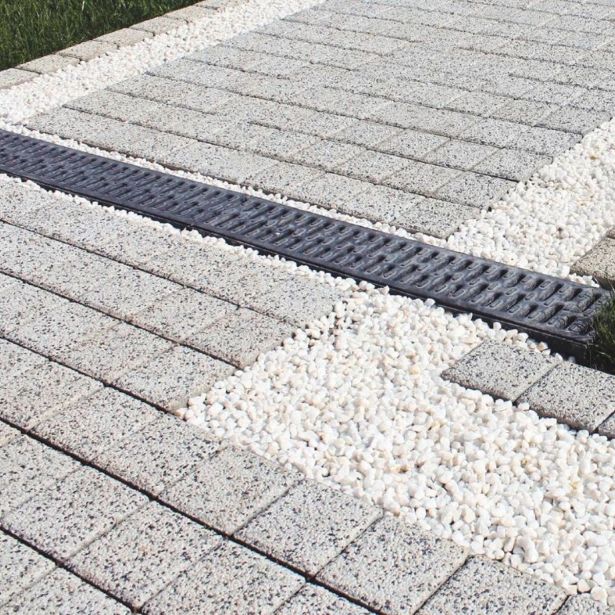 BETONSKI TLAKOVEC SEMMELROCK LA LINA 10/10/8 CM SVETLO GRANITNA