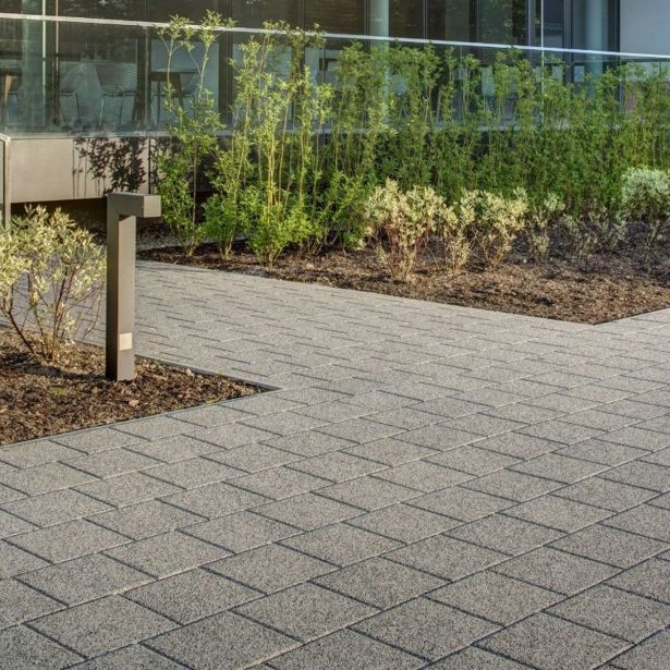 BETONSKI TLAKOVEC SEMMELROCK LA LINA 10/20/8 CM SVETLO GRANITNA