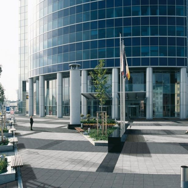 BETONSKI TLAKOVEC SEMMELROCK LA LINA 20/20/8 CM SVETLO GRANITNA