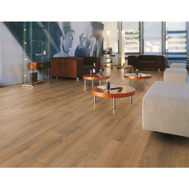 LAMINAT, 8MM, 32. RAZRED KRONOTEX DYNAMIC P. HRAST ELBE D 3901