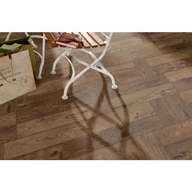 LAMINAT, 8MM, 32. RAZRED KRONOTEX EXQUISIT P. HRAST PALACE TEMNI D 4767