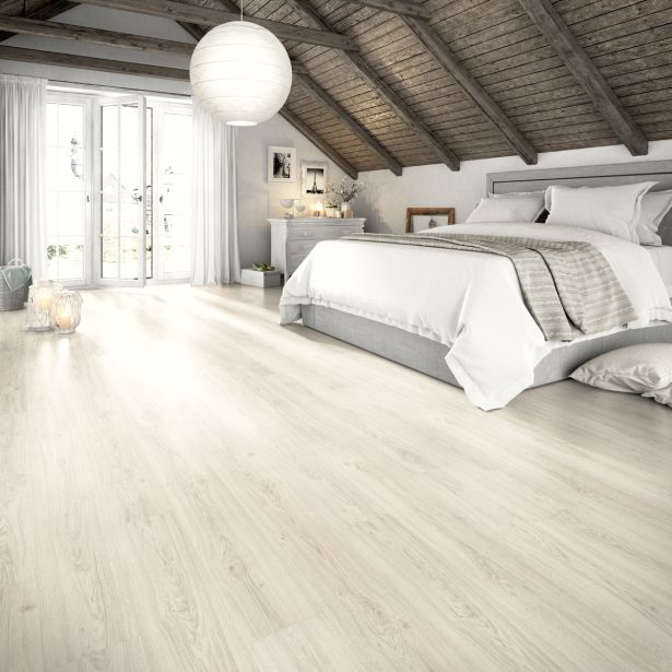 LAMINAT, 8MM, 32. RAZRED EGGER HOME LARGE SVETLI MATERA HRAST EHL184