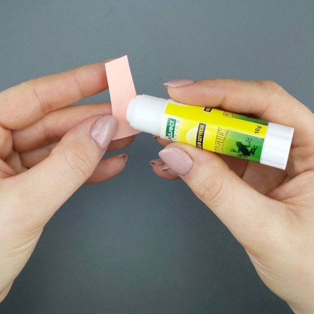 LEPILO, LEPILNI TRAK LEVIA LEPILO V STIKU 10G 007560