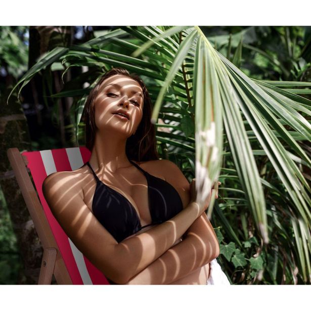 LESENI LEŽALNIK PLATINET, LAHEK IN MAXIMALNO ZLOŽLJIV RDEČO-BEL