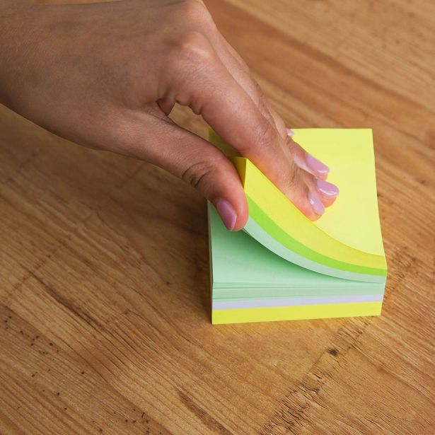 LISTIČI LEVIA SAMOLEPILNI 75X75 1/400 MIX CITRUS 110624