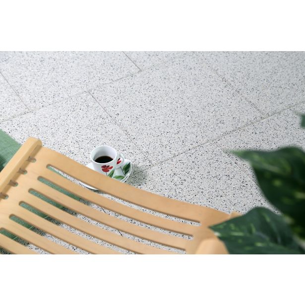 BETONSKA PLOŠČA ZOBEC LUNA PEŠČENO BELA 40X40X3.8 CM