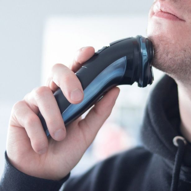 MOŠKI BRIVNIK UFESA AR3050 METAL