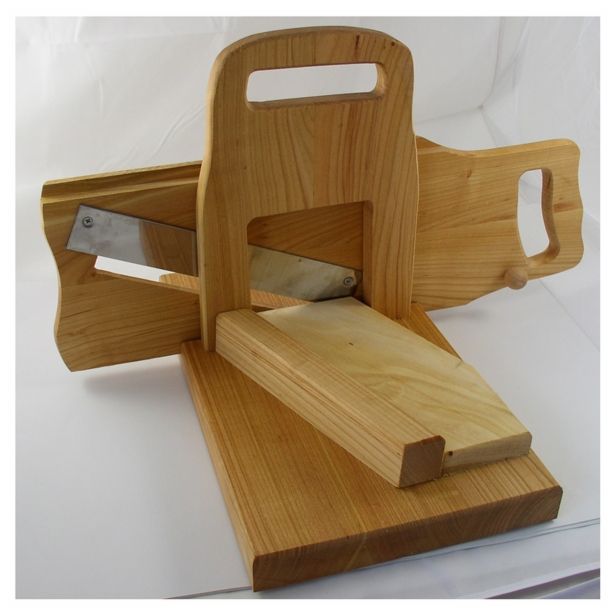 SEKLJALNIK / REZALNIK KGZ SALAMOREZNICA LESENA