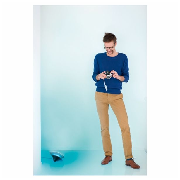 NAMIZNA SVETILKA PHILIPS LIC AURA 1X8W LED RGB 70998/30/PH ČRNA