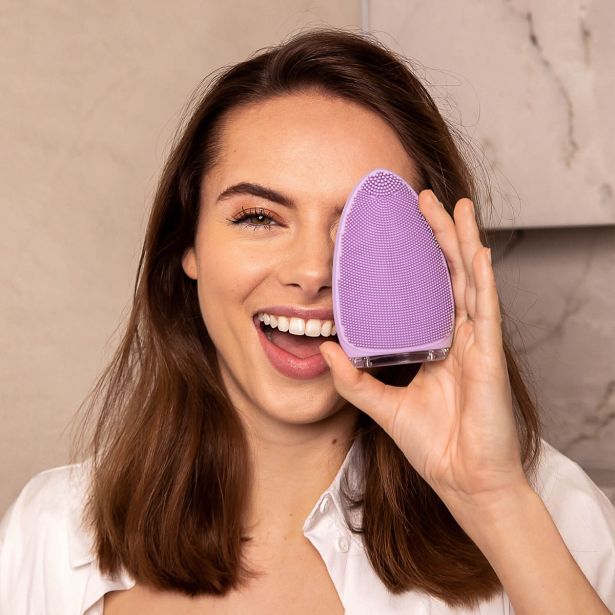 APARAT ZA NEGO TELESA SILK'N ŠČETKA ZA ČIŠČENJE OBRAZA PURPLE