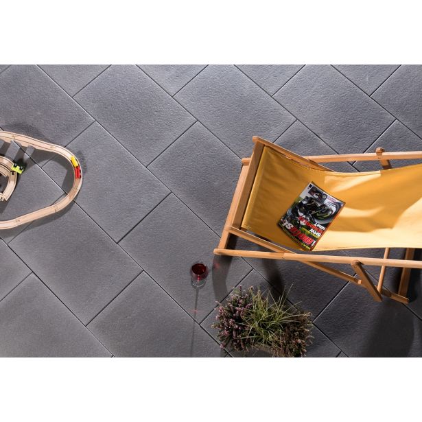 BETONSKA PLOŠČA ZOBEC OPTIMO IMPREGNIRANA 40X60X4.2 CM ČRNA