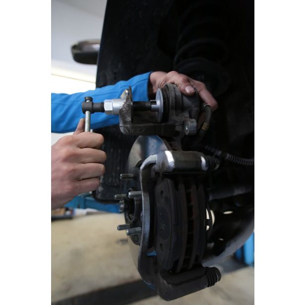 ORODJE ZA MEHANIKE UNIOR ORODJE ZA ZAVORNE BATKE ART. 2033/2PB