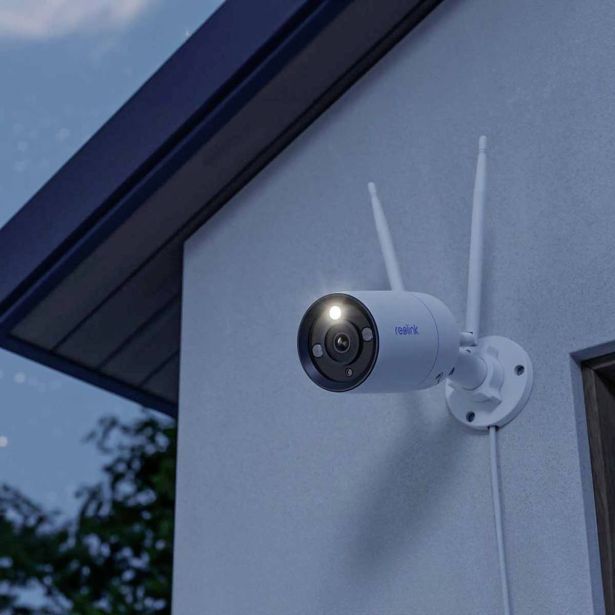 PAMETNA KAMERA REOLINK W330 IP KAMERA