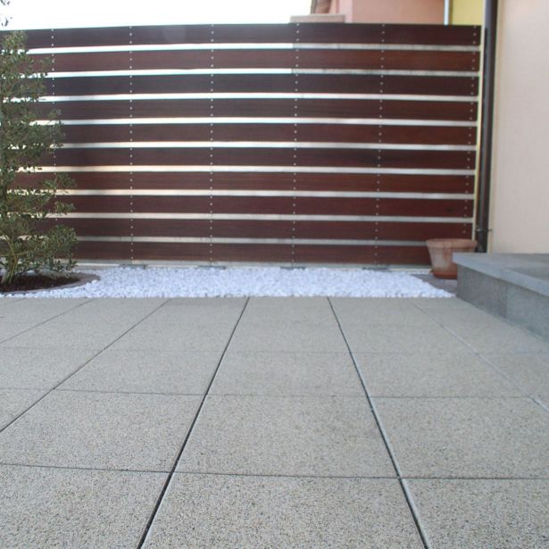 BETONSKA PLOŠČA SEMMELROCK PASTELLA PLOŠČA 40/40/3.8 CM. SVETLO SIVA