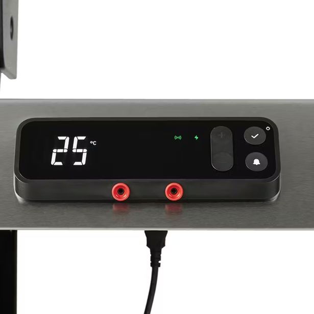 PLINSKI ŽAR WEBER GENESIS E-325