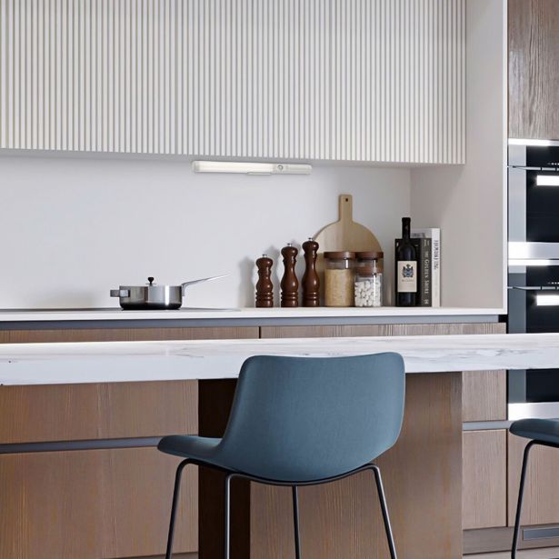 PODELEM. STENSKA SVETILKA RABALUX RAKAR SENZOR 3W V31CM SREBRNA