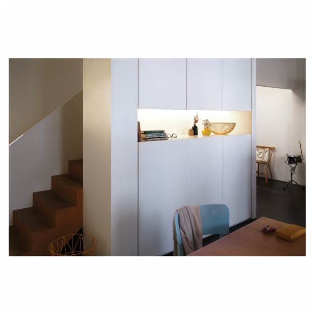 PODELEM. STENSKA SVETILKA PHILIPS LIGHTSTRIPS 1X8.5W LED 70978/87/PH BELA