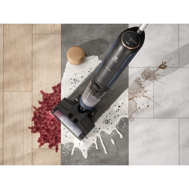 MOKRO-SUHI SESALNIK ELECTROLUX EW81U3DB ULTIMATE 800