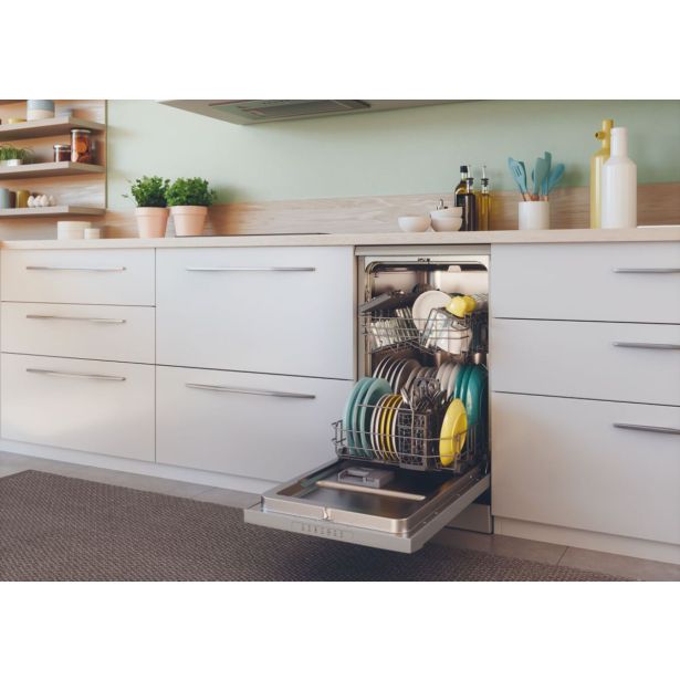 POMIVALNI STROJ CANDY CDPH 2D1047S