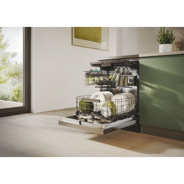 POMIVALNI STROJ CANDY CNF4A4S3PSX