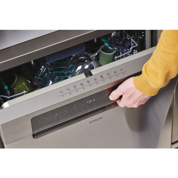 POMIVALNI STROJ CANDY CNF4A4S3PSX